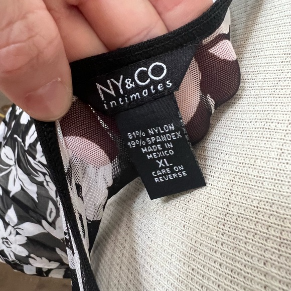 New York & Company Intimates | floral sheer cami size XL mesh tank top - Picture 3 of 3